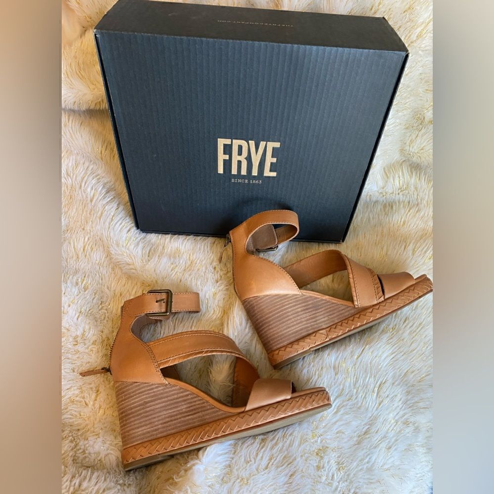 Frya Leather Wedge 💕 - Picture 1 of 4